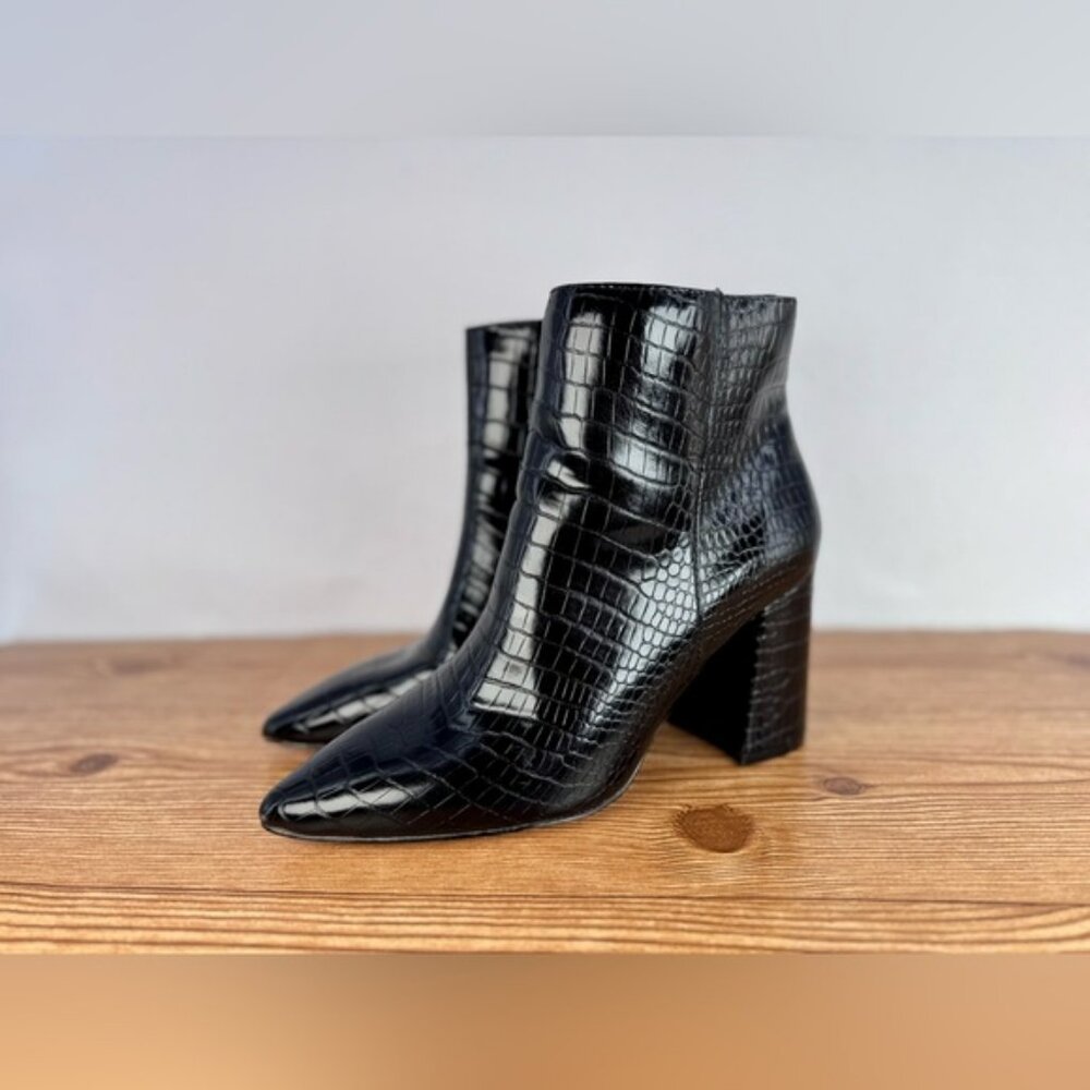 Express Women’s Block Heel Ankle Boots Faux Croc Skin Black Pointed Toe Sz 8